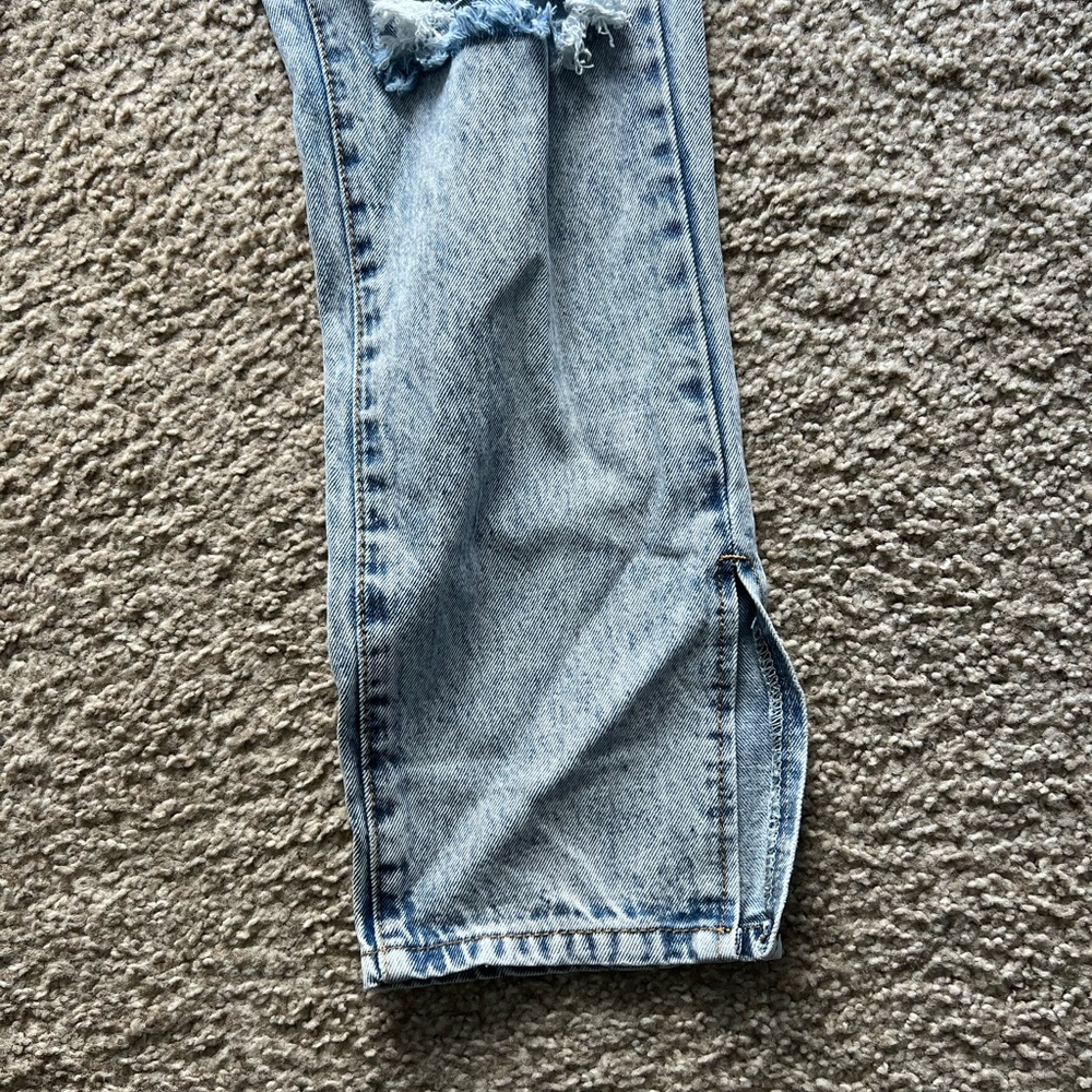 Pretty Little Thing Ice Blue Distressed Split Hem Jeans - Picture 3 of 4